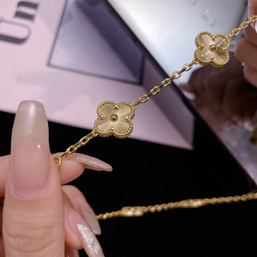 [⭐Aura]CLOVER 10 MOTIFS LASER NECKLACE