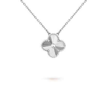 [⭐Aura]CLOVER 15MM LASER NECKLACE SILVER