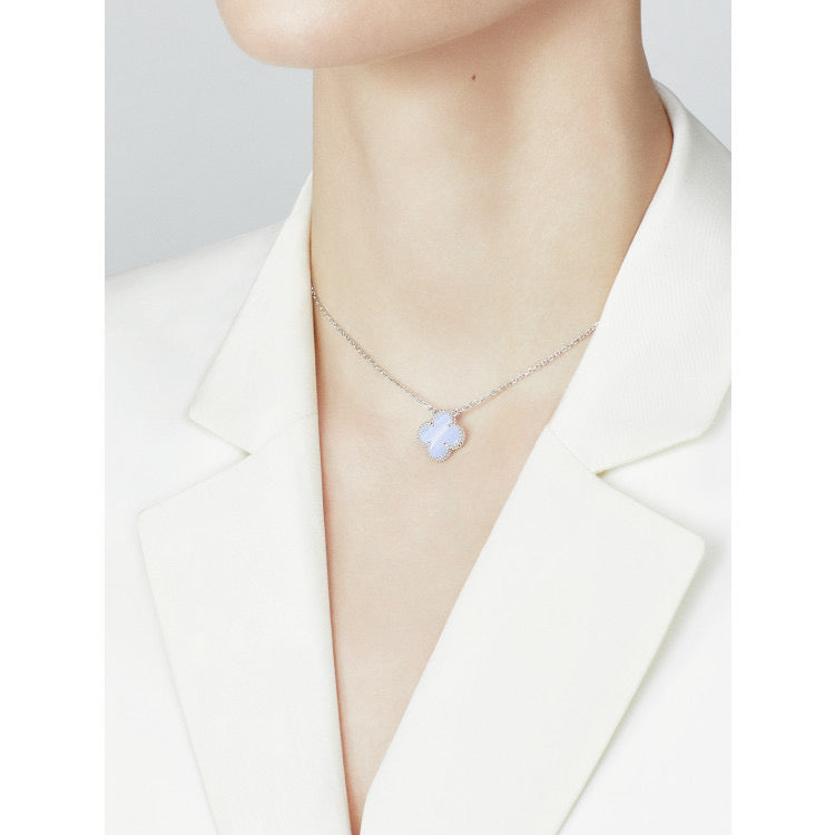 [⭐Aura]CLOVER 15MM BLUE CHALCEDONY NECKLACE SILVER