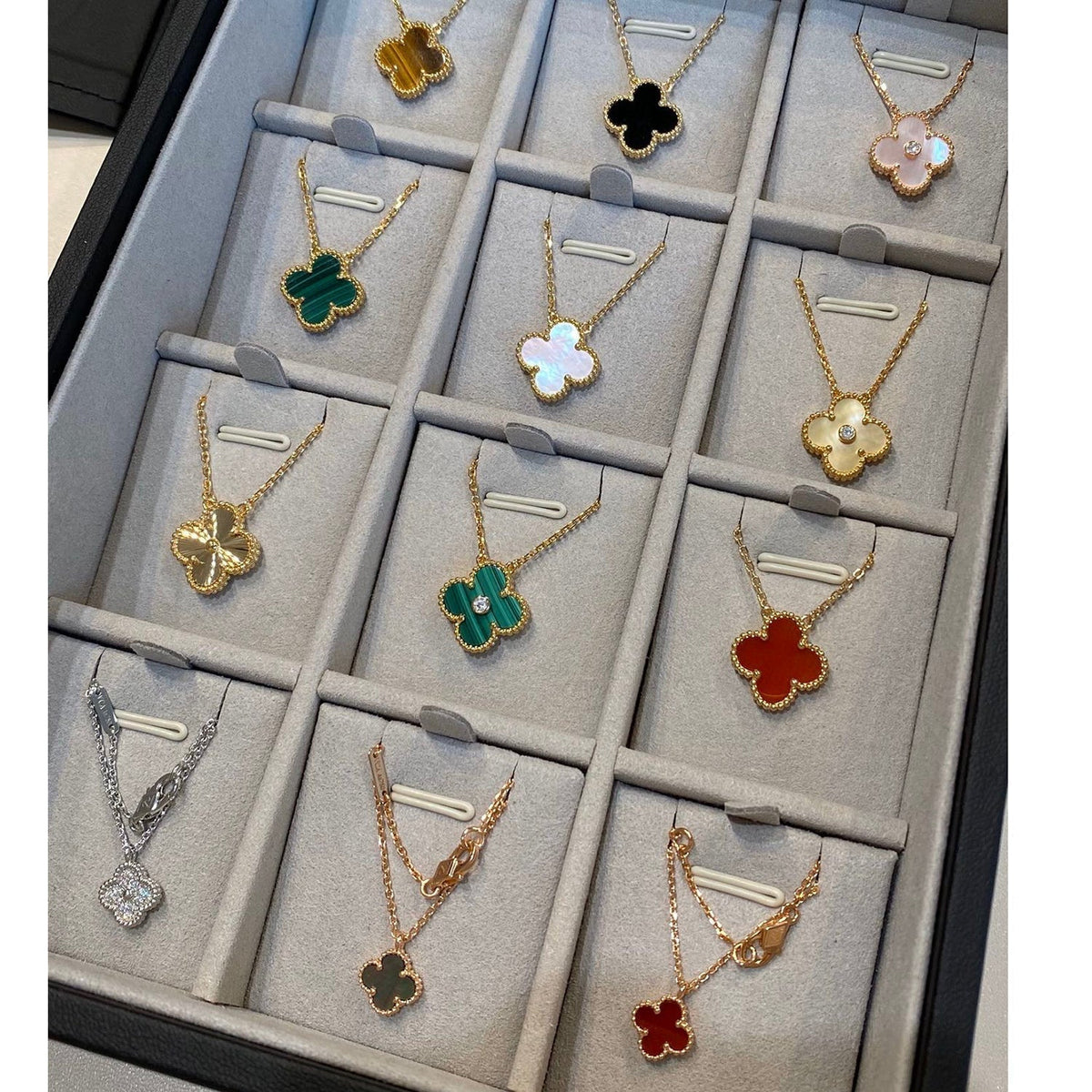 [⭐Aura]CLOVER 15MM LASER NECKLACE SILVER