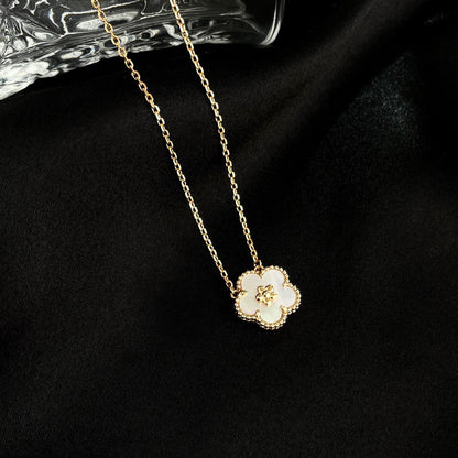 [⭐Aura]LUCKY  WHITE MOP  PLUM BLOSSOM NECKLACE