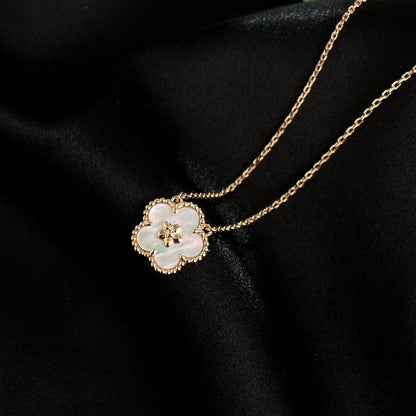 [⭐Aura]LUCKY  WHITE MOP  PLUM BLOSSOM NECKLACE