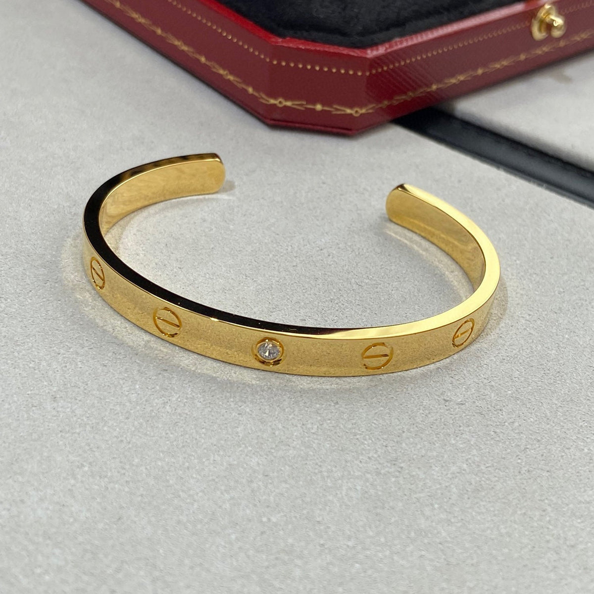 [⭐Aura]LOVE BRACELET 6.1MM 1 DIAMOND OPEN CUFF