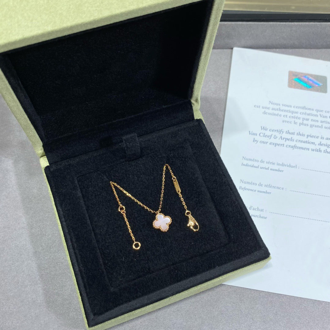 [⭐Aura]CLOVER 15MM PINK MOTHER-OF-PEARL SINGLE FLOWER NECKLACE