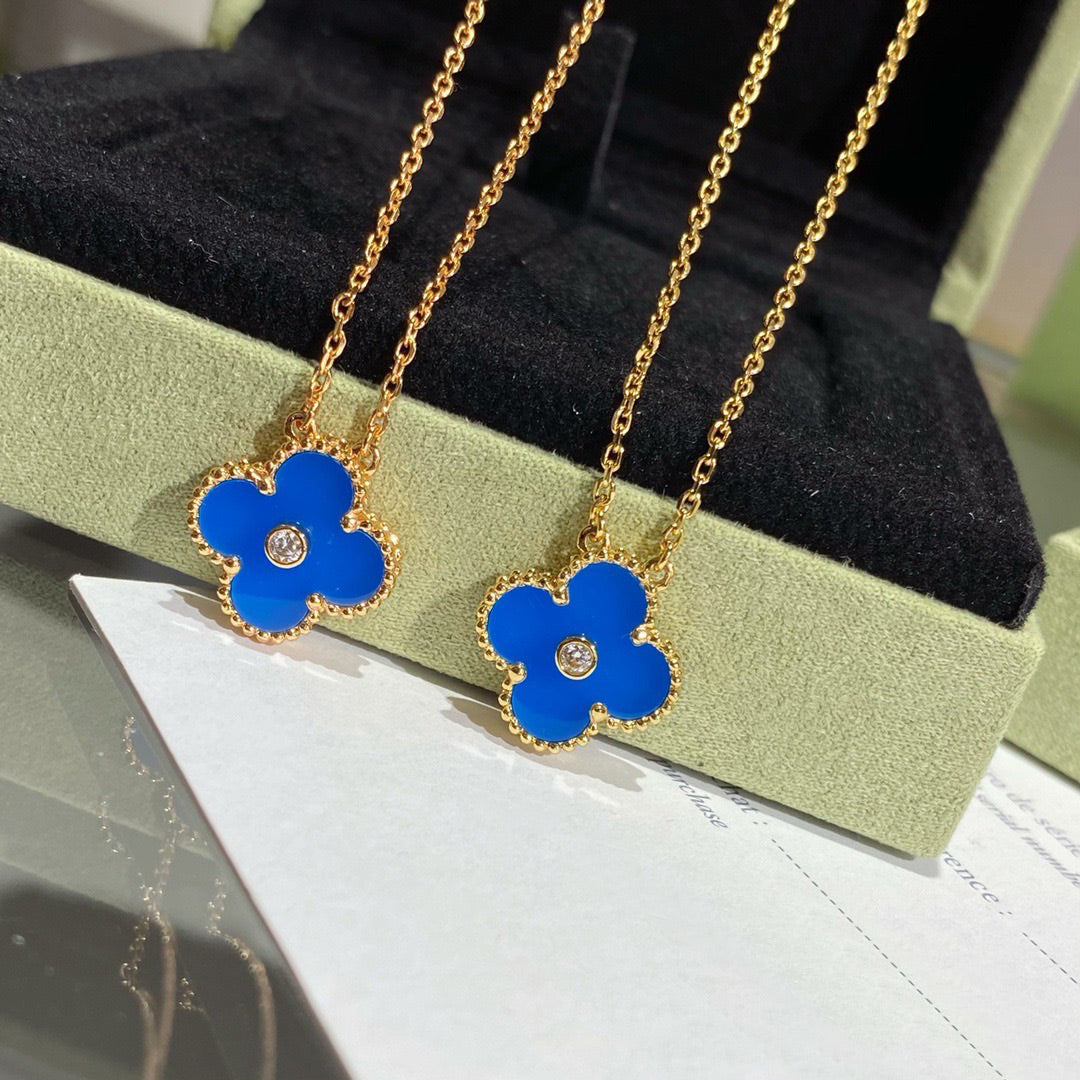 [⭐Aura]CLOVER 15MM DIAMOND AND BLUE AGATE NECKLACE