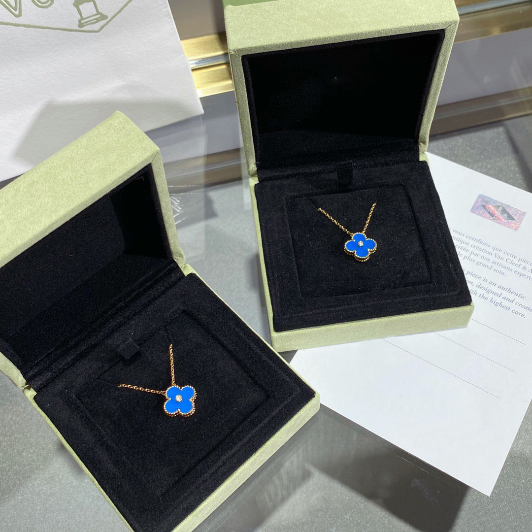 [⭐Aura]CLOVER 15MM DIAMOND AND BLUE AGATE NECKLACE