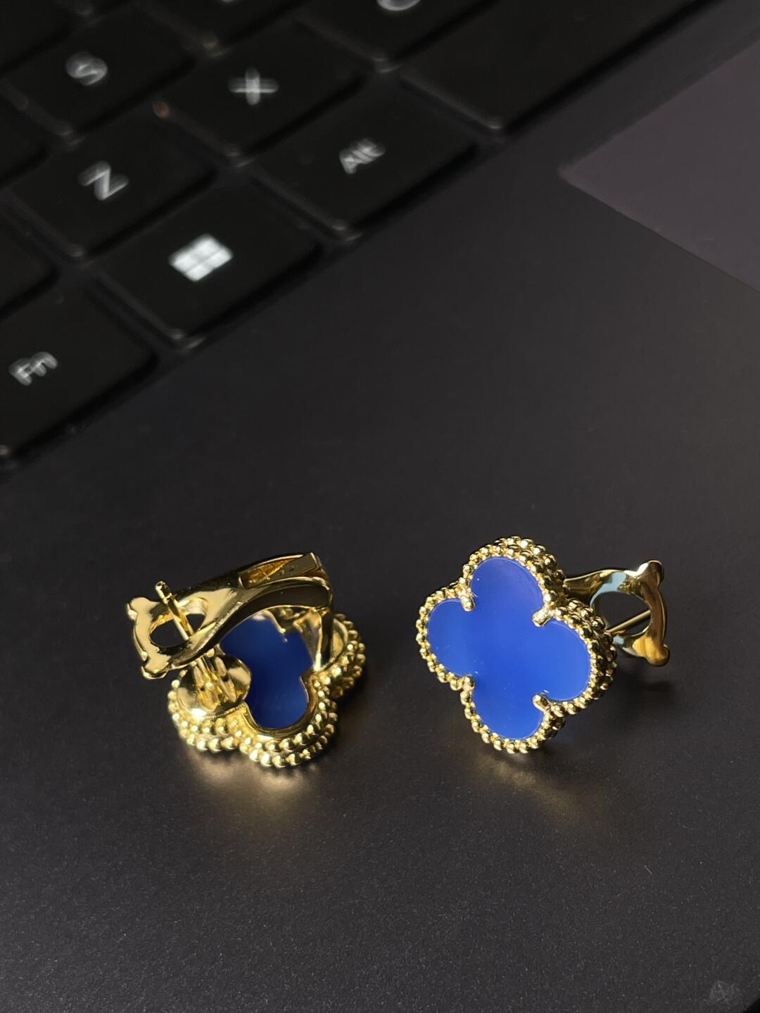 [⭐Aura] CLOVER LARGE (20mm) 1 MOTIFS BLUE MOP STUD EARRINGS