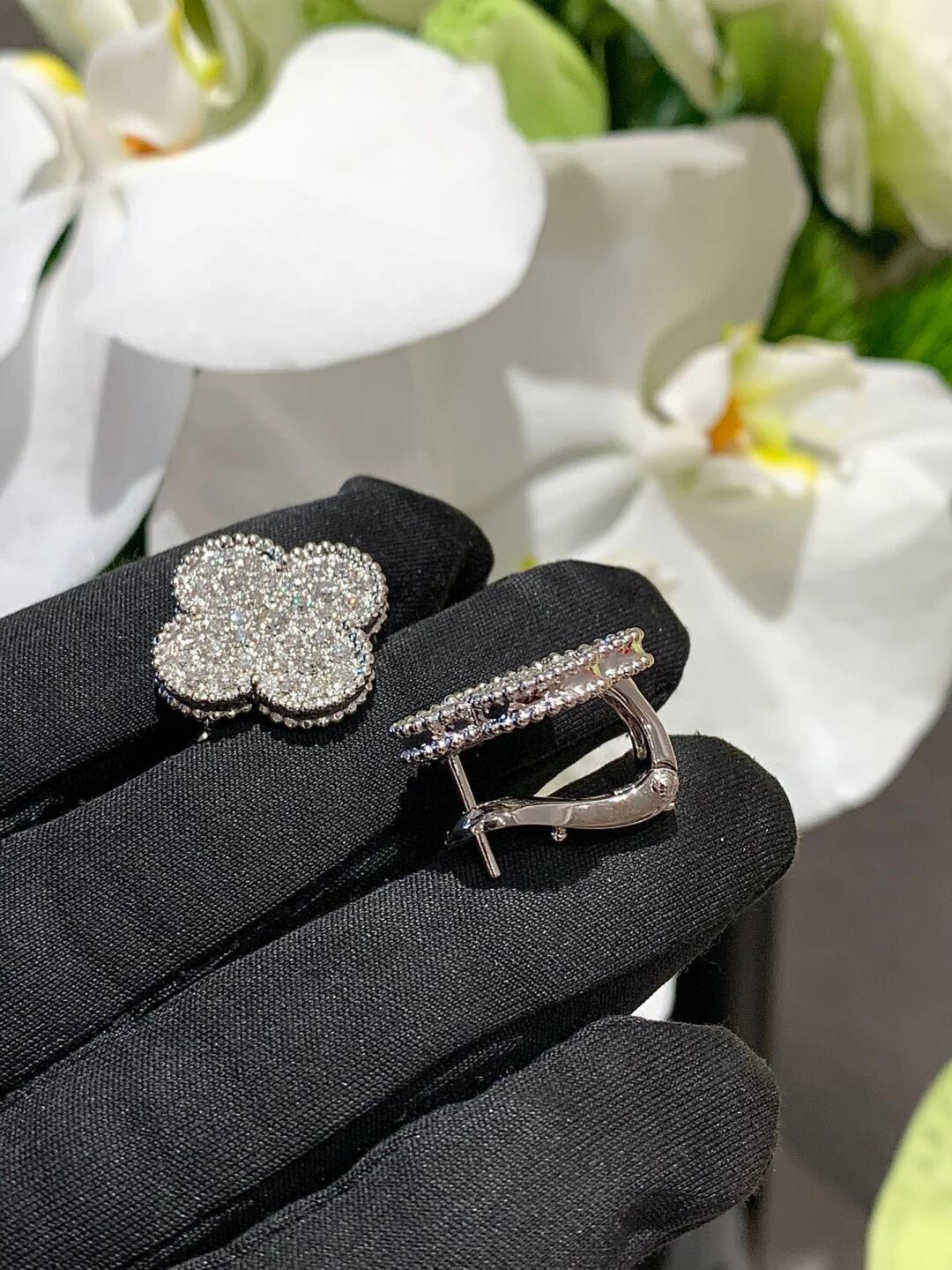 [⭐Aura]CLOVER 20MM MOTIFS DIAMOND STUD EARRINGS SILVER
