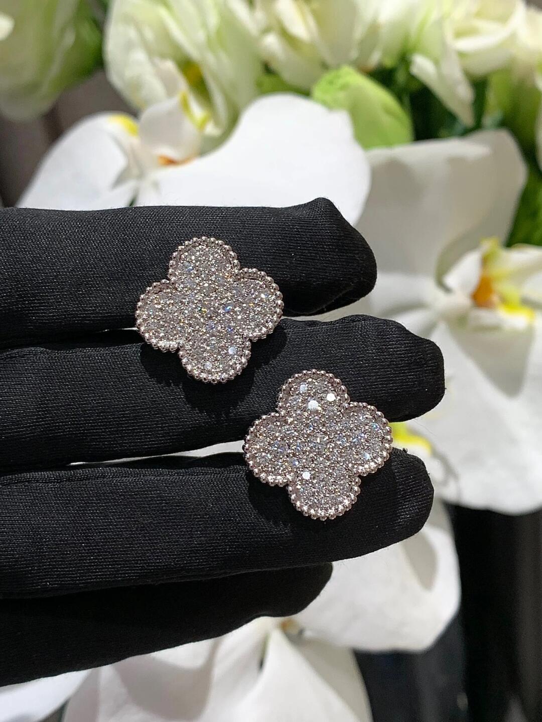 [⭐Aura]CLOVER 20MM MOTIFS DIAMOND STUD EARRINGS SILVER
