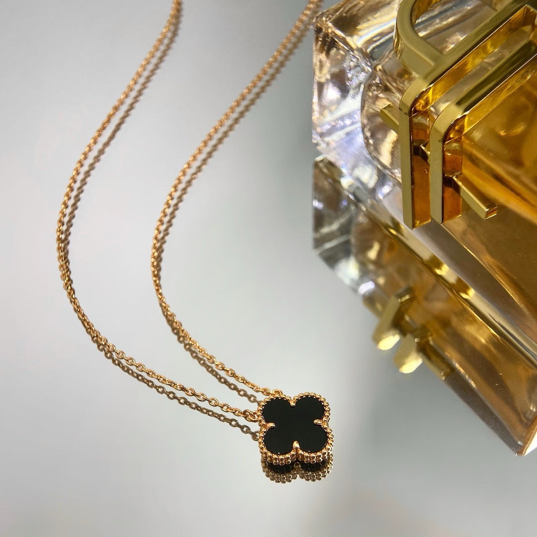 [⭐Aura]CLOVER 15MM BLACK ONYX SINGLE FLOWER NECKLACE