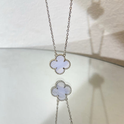[⭐Aura]CLOVER 15MM BLUE CHALCEDONY NECKLACE SILVER