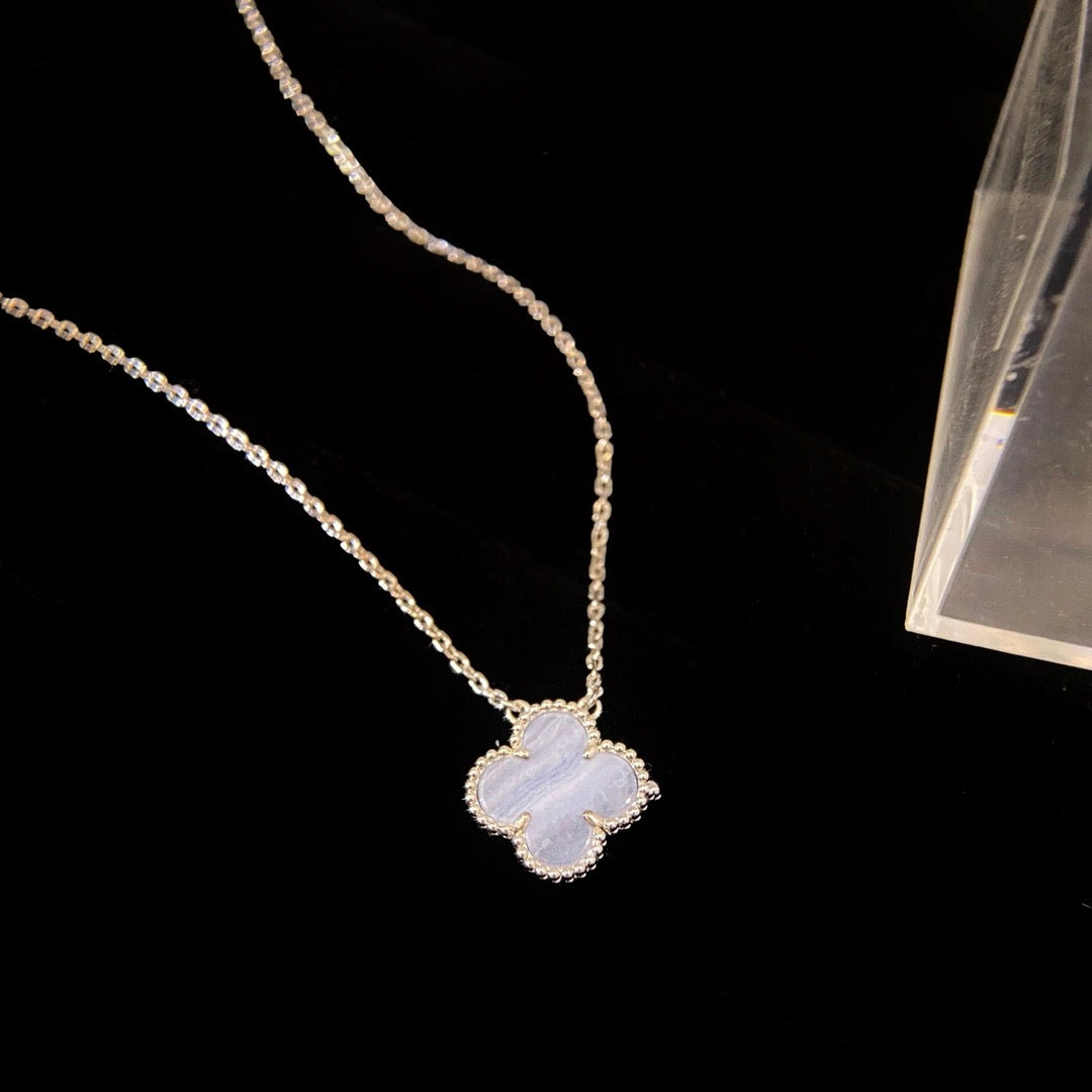 [⭐Aura]CLOVER 15MM BLUE CHALCEDONY NECKLACE SILVER