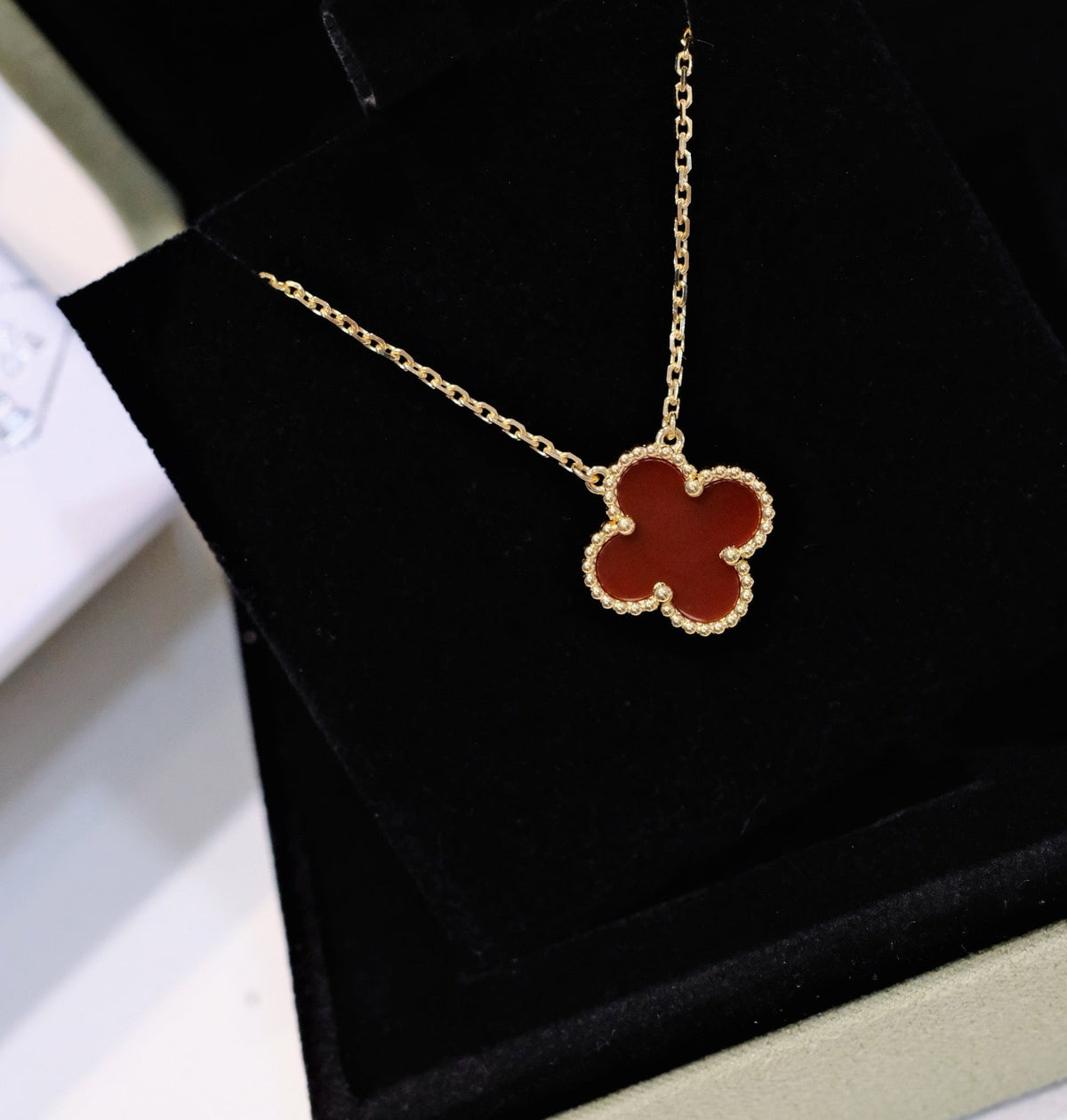 [⭐Aura]CLOVER 15MM CARNELIAN SINGLE FLOWER NECKLACE