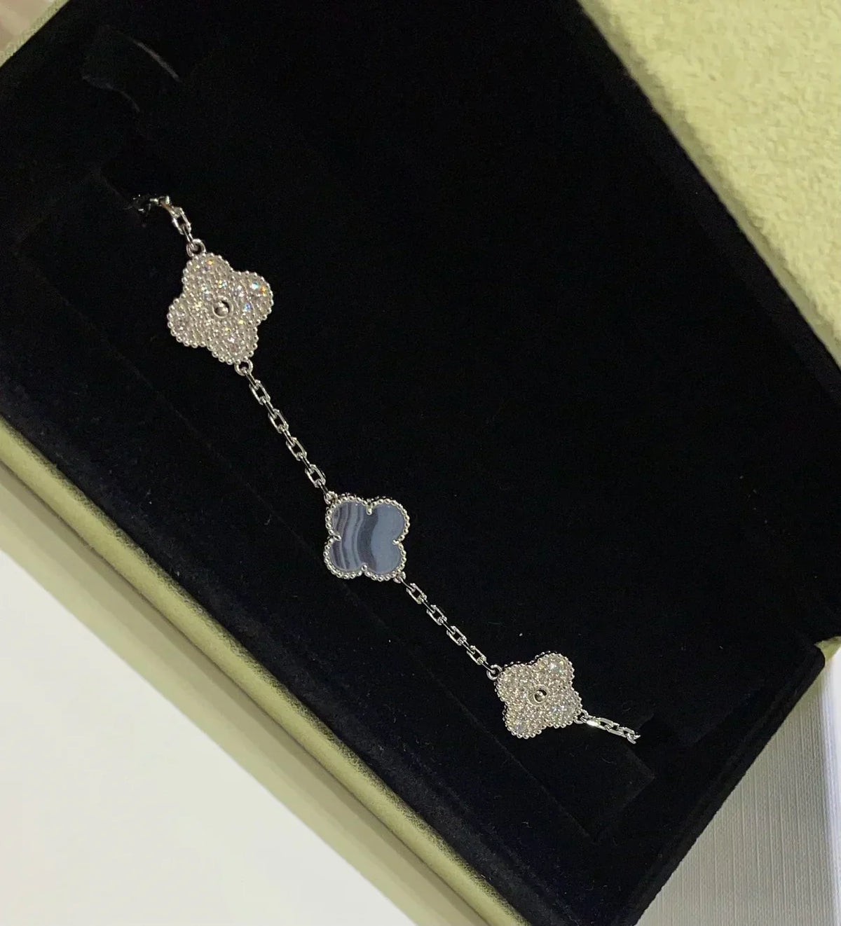 [⭐Aura] CLOVER 5 MOTIF PURPLE CHALCEDONY BRACELET COLLECTION