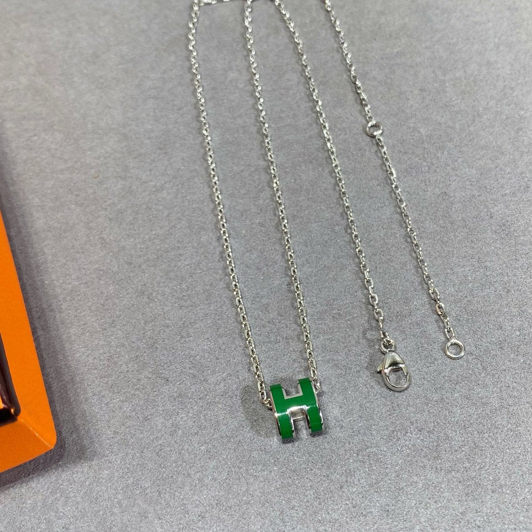 [⭐Aura]POP H GREEN NECKLACE SILVER AND GOLD