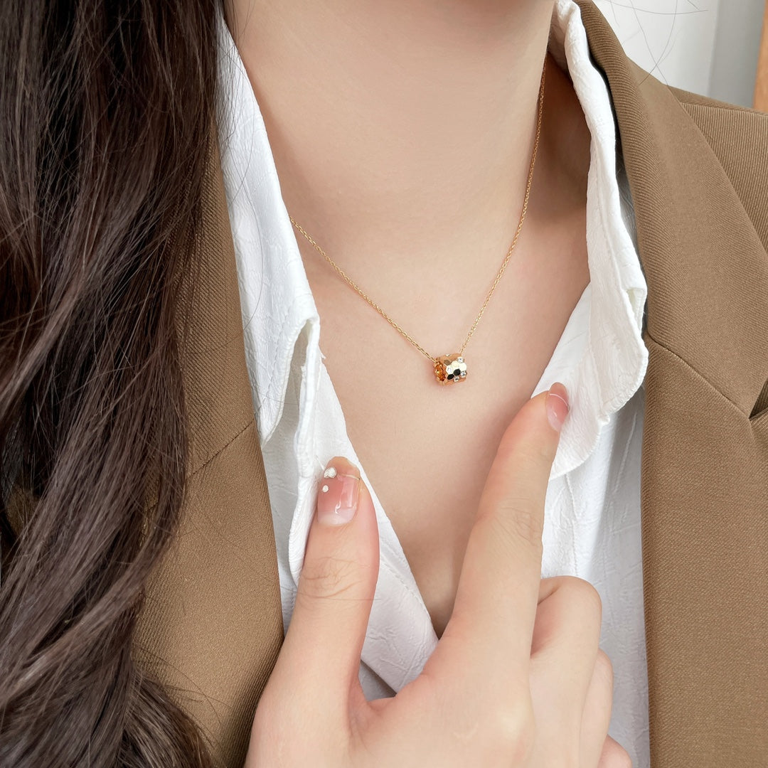[⭐Aura]BEE MINI PEDANT DIAMOND NECKLACE