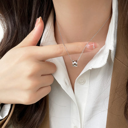 [⭐Aura]BEE MINI PEDANT DIAMOND NECKLACE