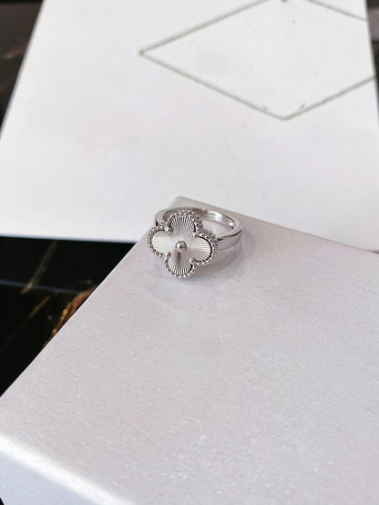 [⭐Aura]CLOVER SILVER RING