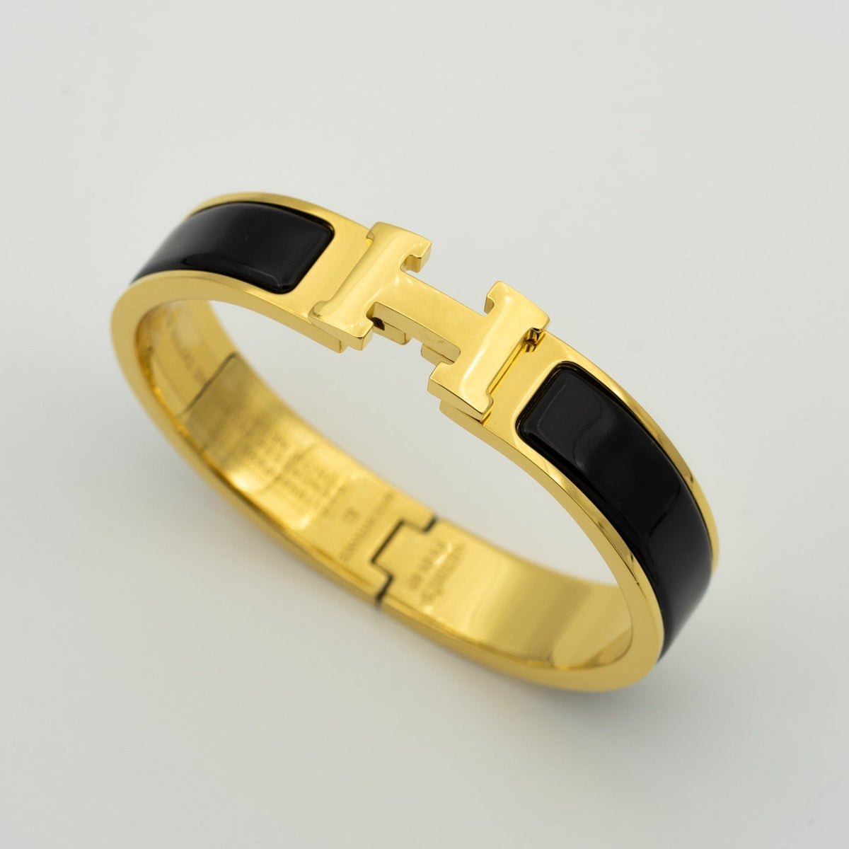 [⭐Aura]H BLACK BRACELET