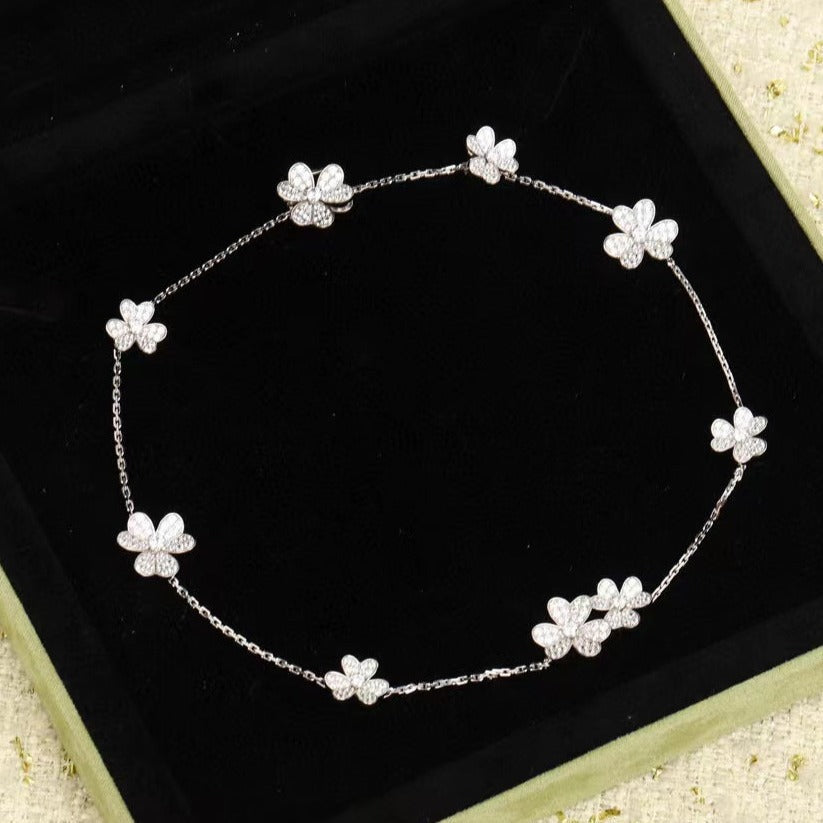 [⭐Aura]FRIVOLE SILVER 9 FLOWERS NECKLACE