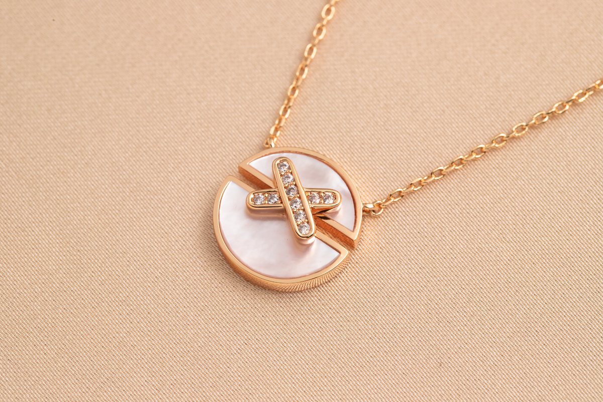 [⭐Aura]JEUX DE PINK GOLD DIAMOND NECKLACE