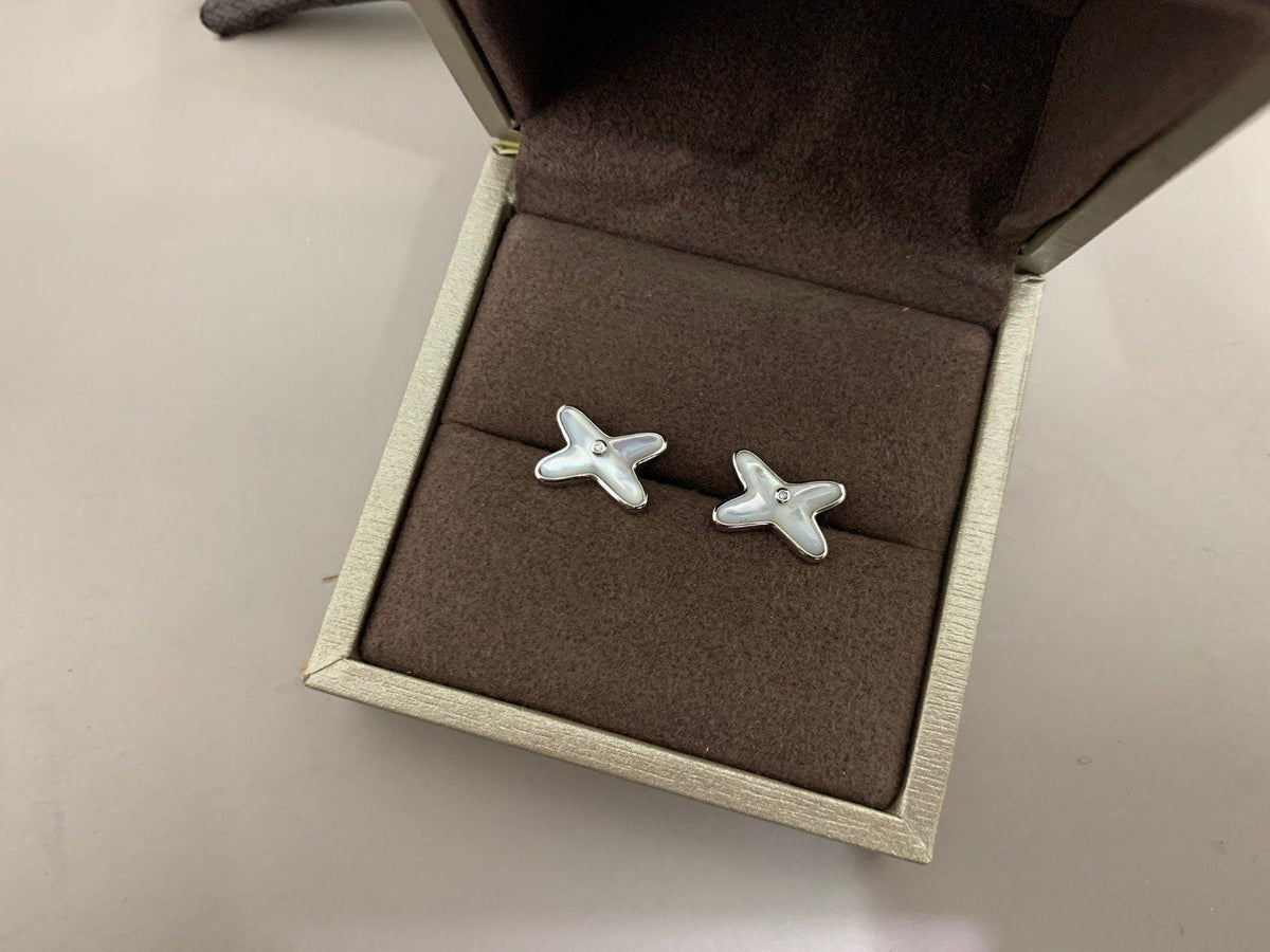 [⭐Aura]JEUX DE WHITE MOP SILVER DIAMOND EARRINGS