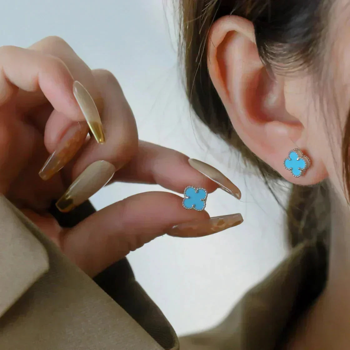 [⭐Aura]CLOVER MINI 9.5MM ONYX STUD EARRINGS SILVER