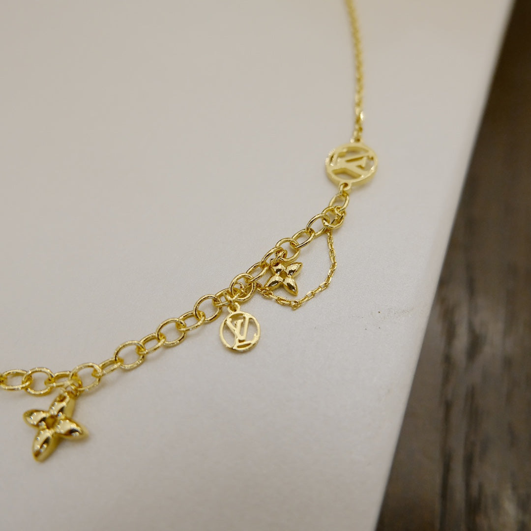 [⭐Aura]BLOOMING SUPPLE NECKLACE BRASS