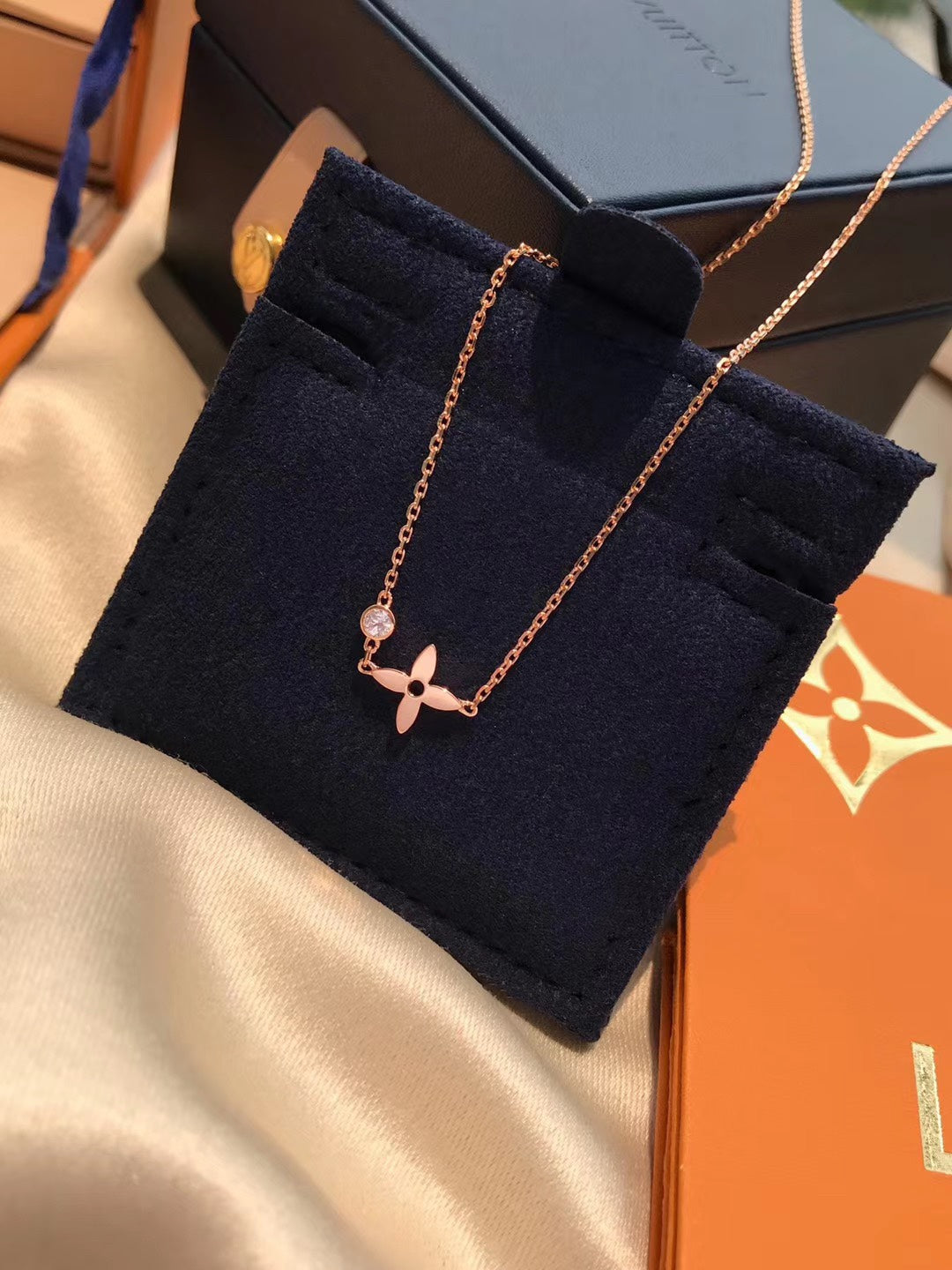 [⭐Aura]BLOSSOM PENDANT PINK GOLD AND DIAMOND