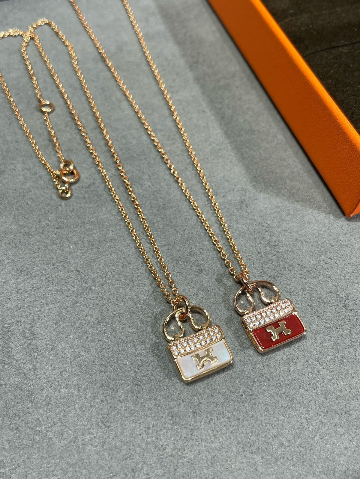 [⭐Aura]H CIRCE MOISSANITE PENDANT NECKLACE GOLD