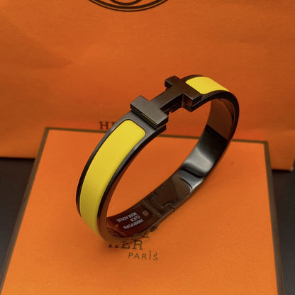 [⭐Aura]CLIC HM SO BLACK YELLOW BRACELET