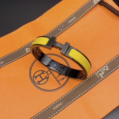[⭐Aura]CLIC HM SO BLACK YELLOW BRACELET