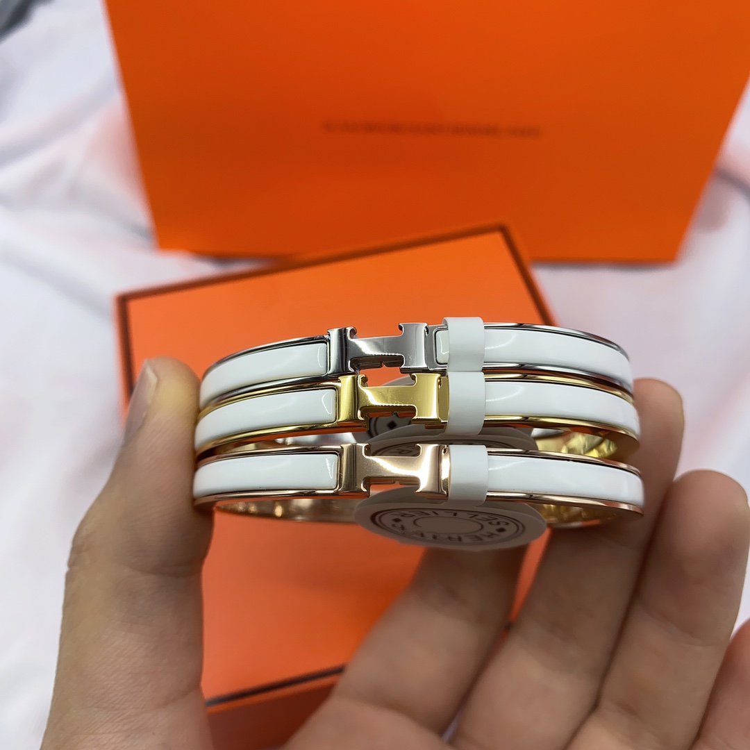 [⭐Aura]CLASSIC HM CLIC WHITE 8MM ENAMEL BRACELET