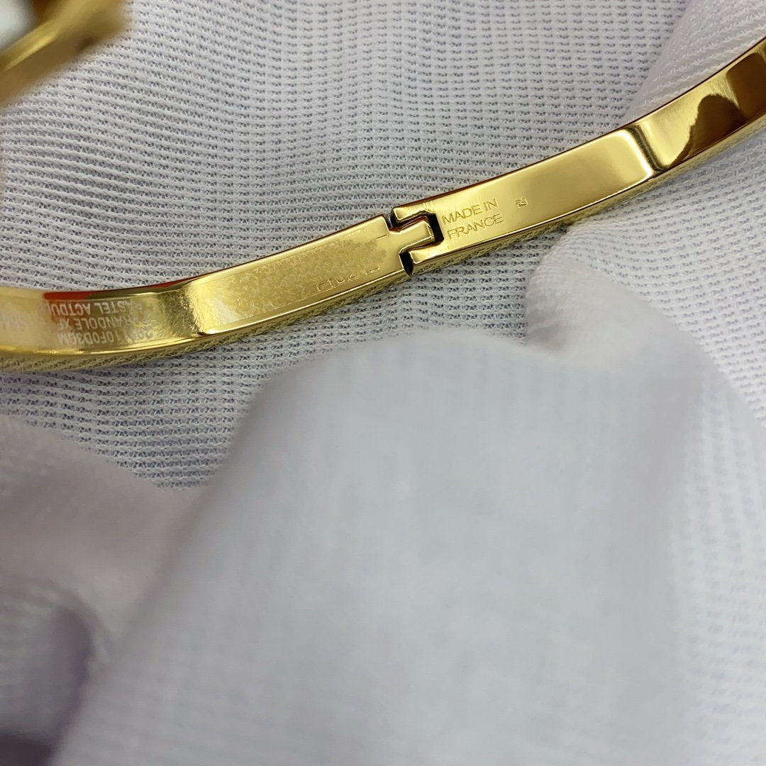 [⭐Aura]CLASSIC HM CLIC WHITE 8MM ENAMEL BRACELET