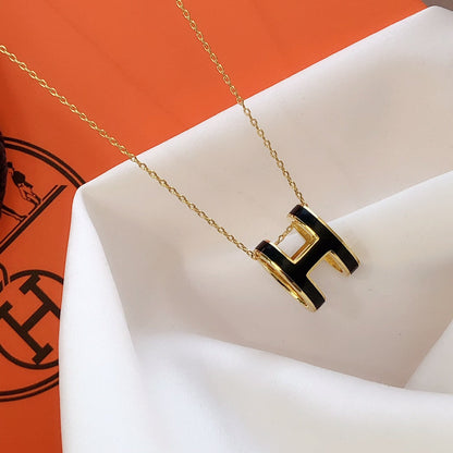 [⭐Aura]HM CLIC BLACK ENAMEL GOLD NECKLACE