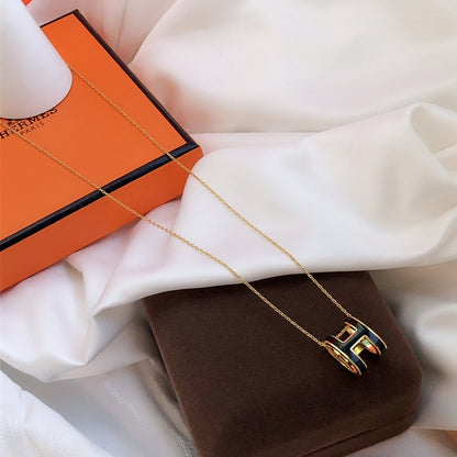 [⭐Aura]HM CLIC BLACK ENAMEL GOLD NECKLACE