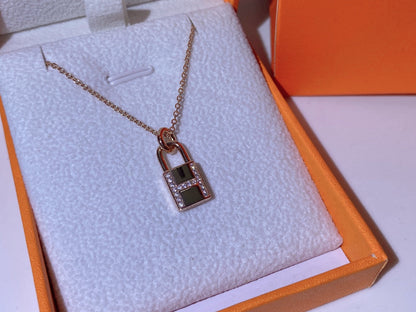[⭐Aura]HM ADVANCED NICHE LOCK HEAD NECKLACE DIAMONDS