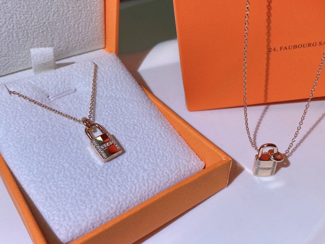 [⭐Aura]HM ADVANCED NICHE LOCK HEAD NECKLACE DIAMONDS