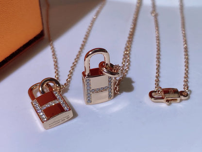 [⭐Aura]HM ADVANCED NICHE LOCK HEAD NECKLACE DIAMONDS