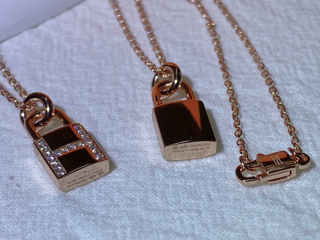 [⭐Aura]HM ADVANCED NICHE LOCK HEAD NECKLACE DIAMONDS