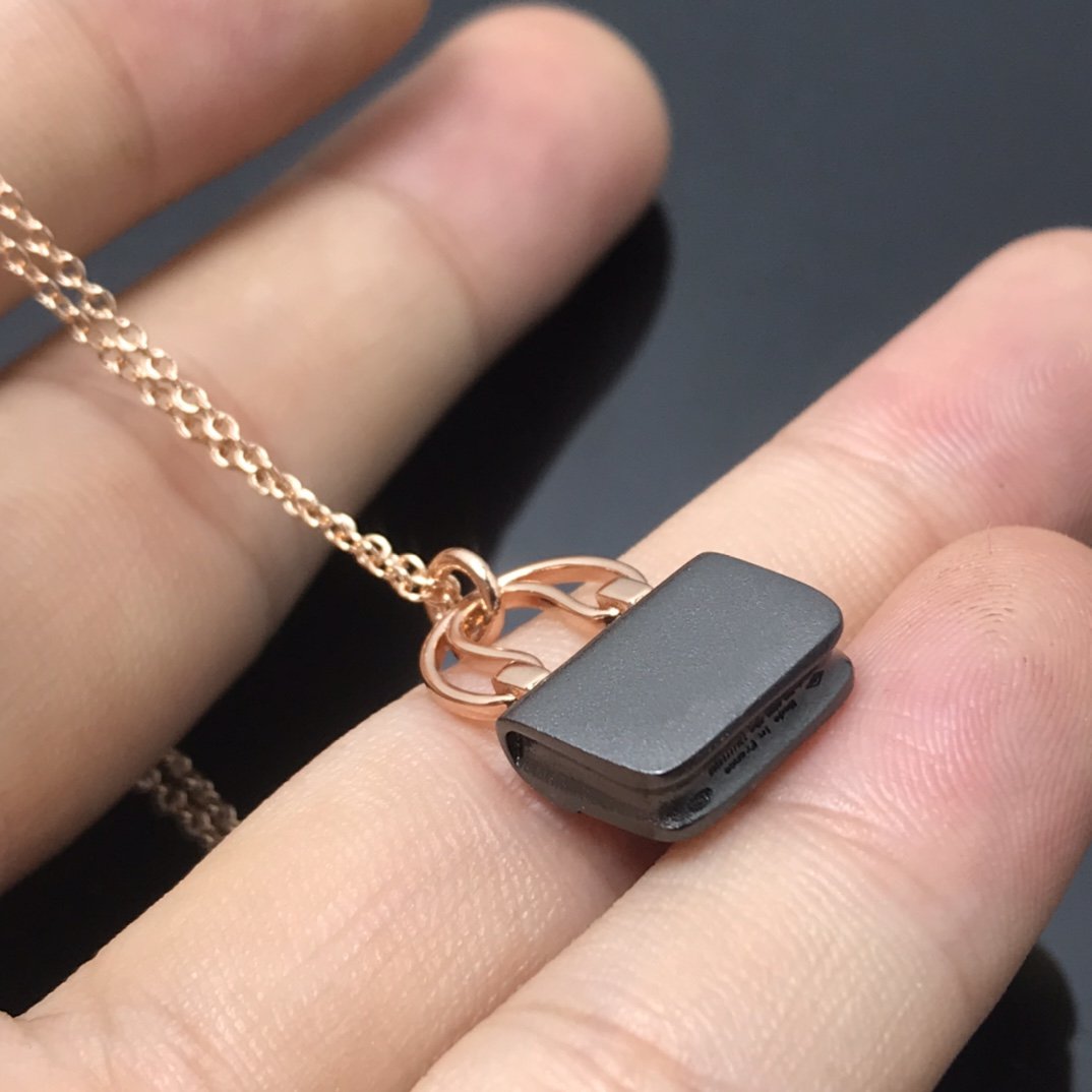 [⭐Aura]WOMEN'S HM AMULETTES CONSTANCE PENDANT NECKLACE