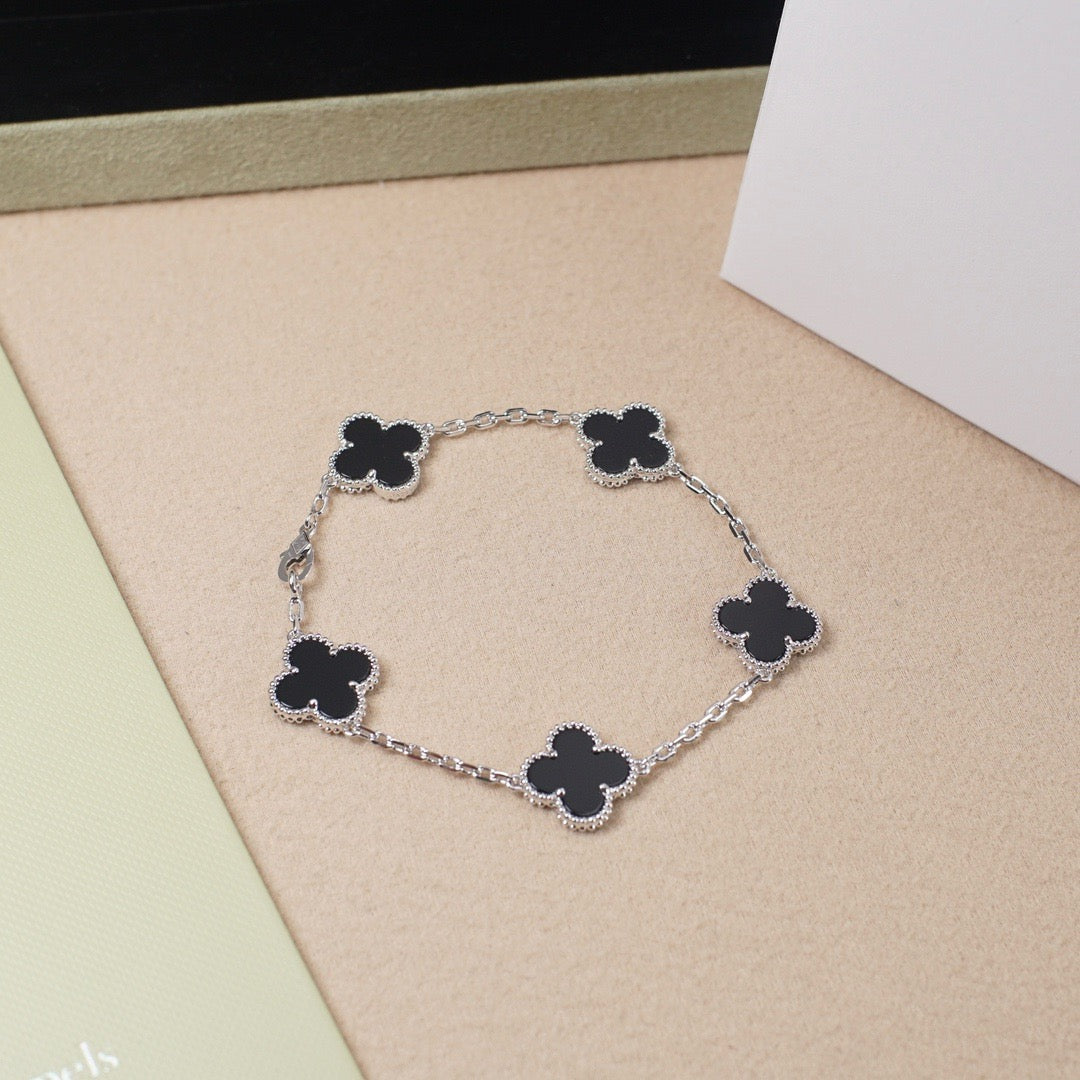 [⭐Aura] CLOVER 5 MOTIF ONYXS BRACELET COLLECTION