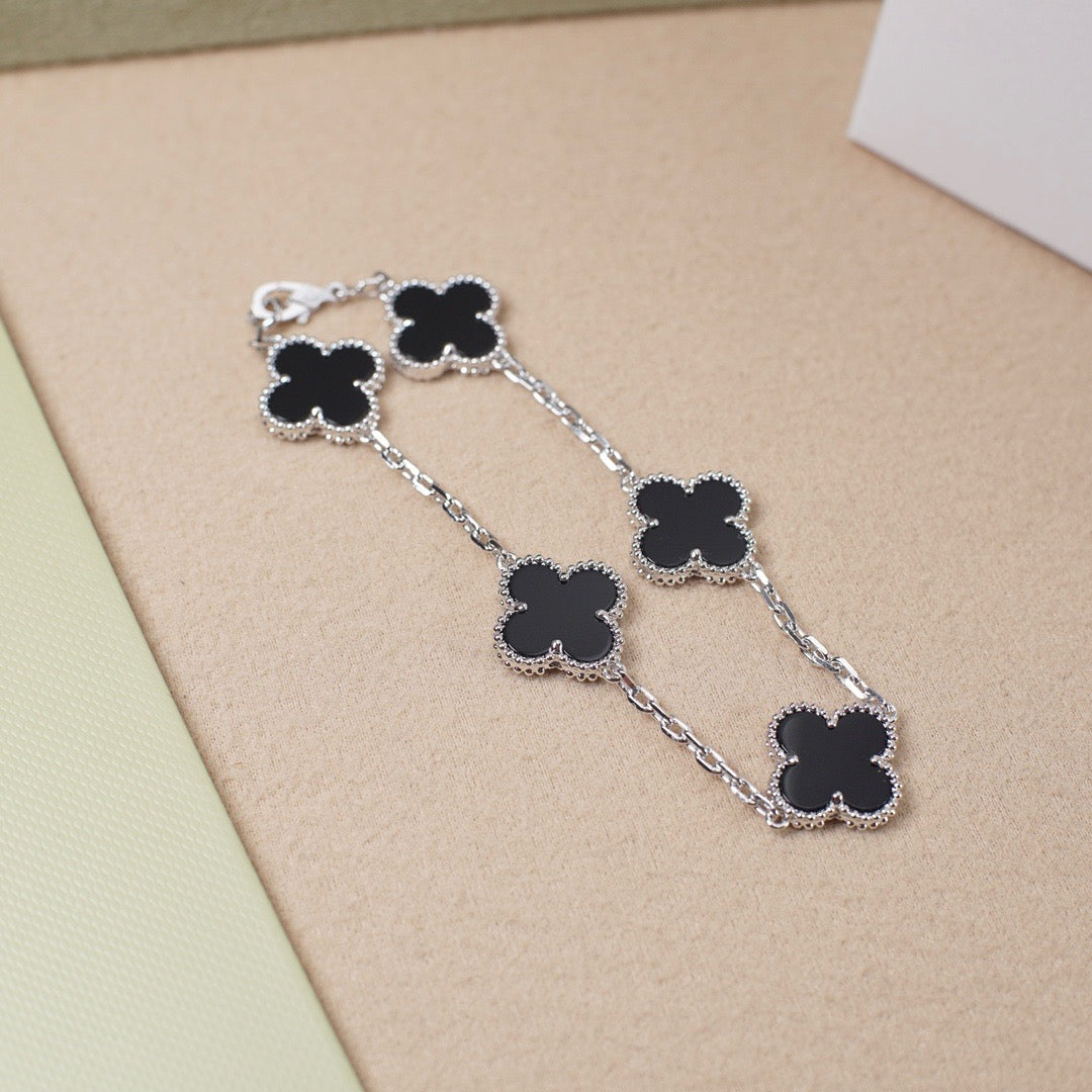 [⭐Aura] CLOVER 5 MOTIF ONYXS BRACELET COLLECTION