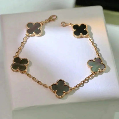 [⭐Aura] CLOVER 5 MOTIF GRAY MOP BRACELET COLLECTION