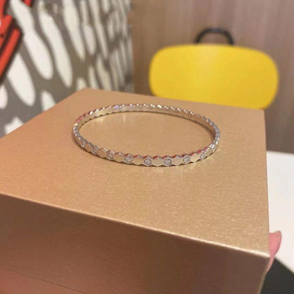 [⭐Aura]BEE LOVE SILVER DIAMOND BRACELET