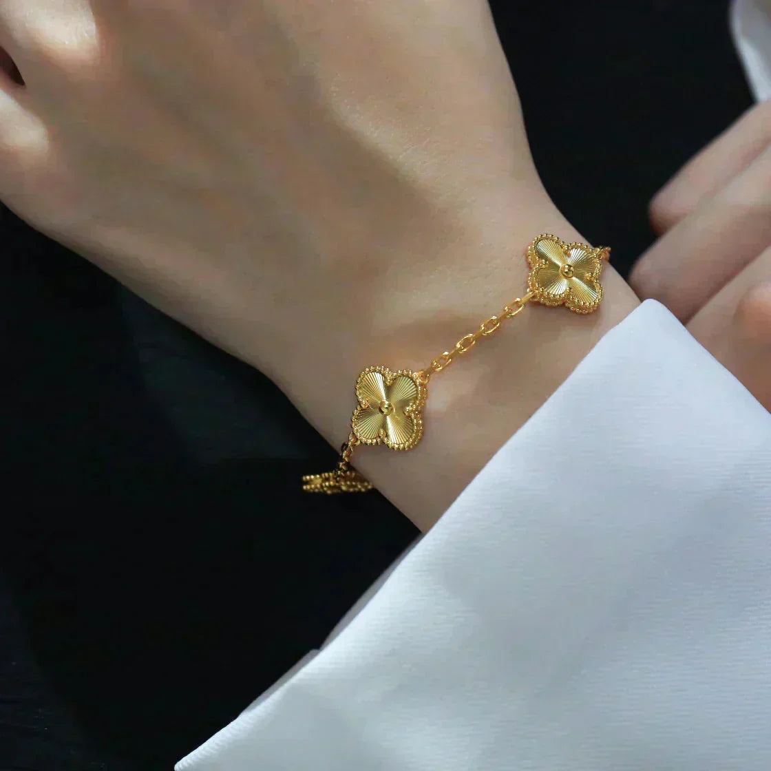 [⭐Aura] CLOVER 5 MOTIF LASER BRACELET COLLECTION