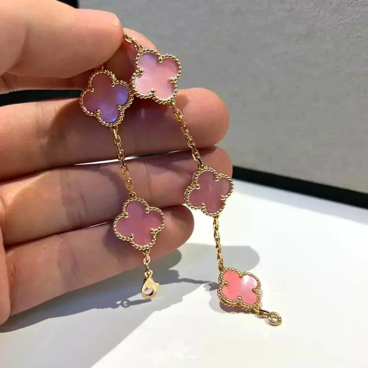 [⭐Aura] CLOVER 5 MOTIFS  PINK MOP BRACELET COLLECTION