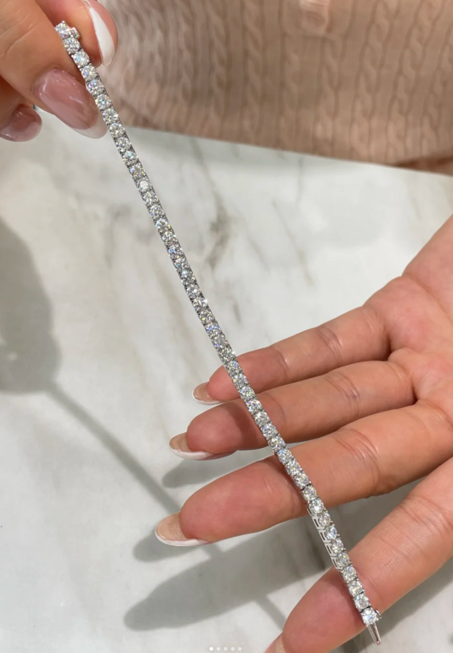 [⭐Aura]  CLASSIC BASEBALL BRACELAT, 52 DIAMOND