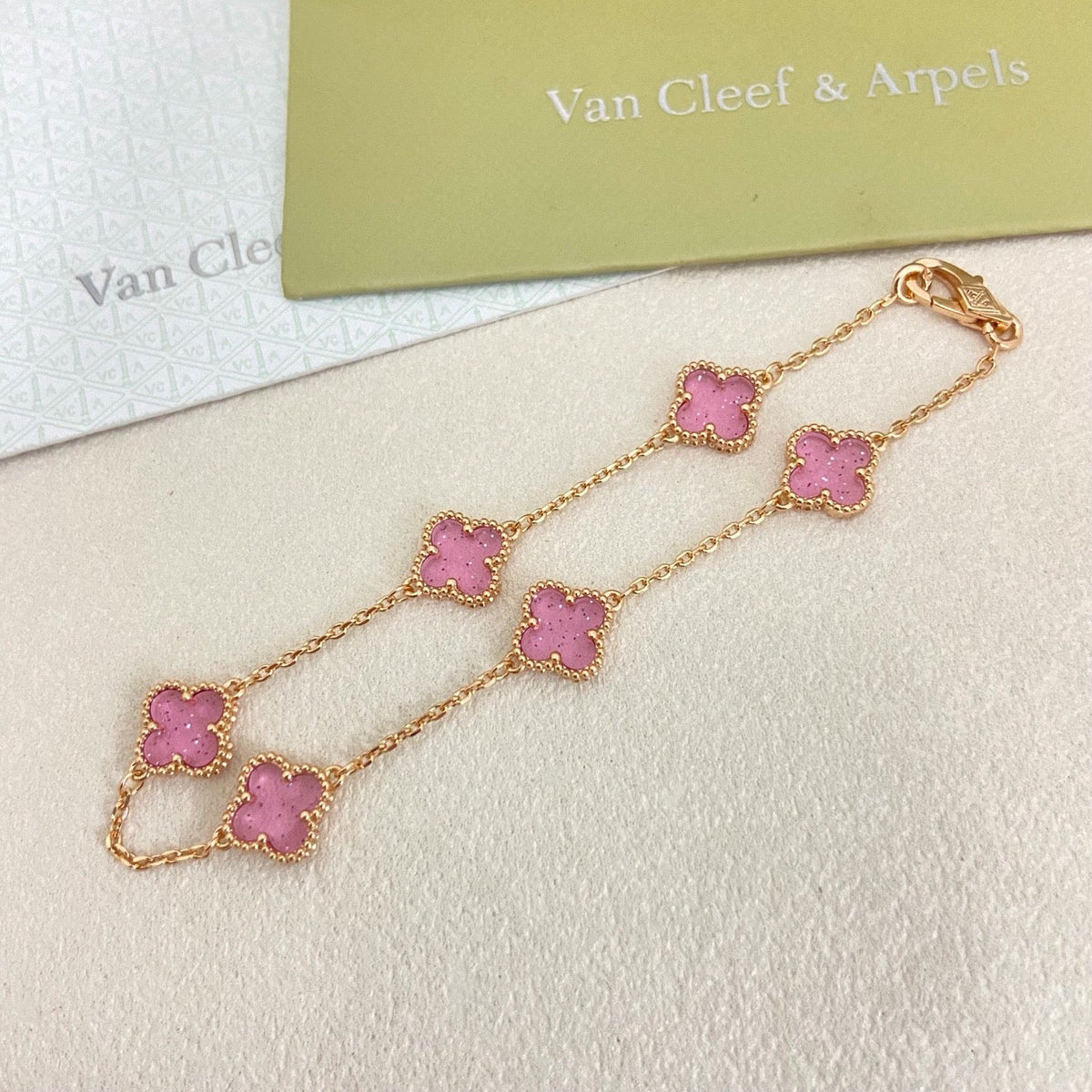 [⭐Aura]2026 NEW CLOVER 6 MOTIF BUBBLE PINK ENAMEL BRACELET