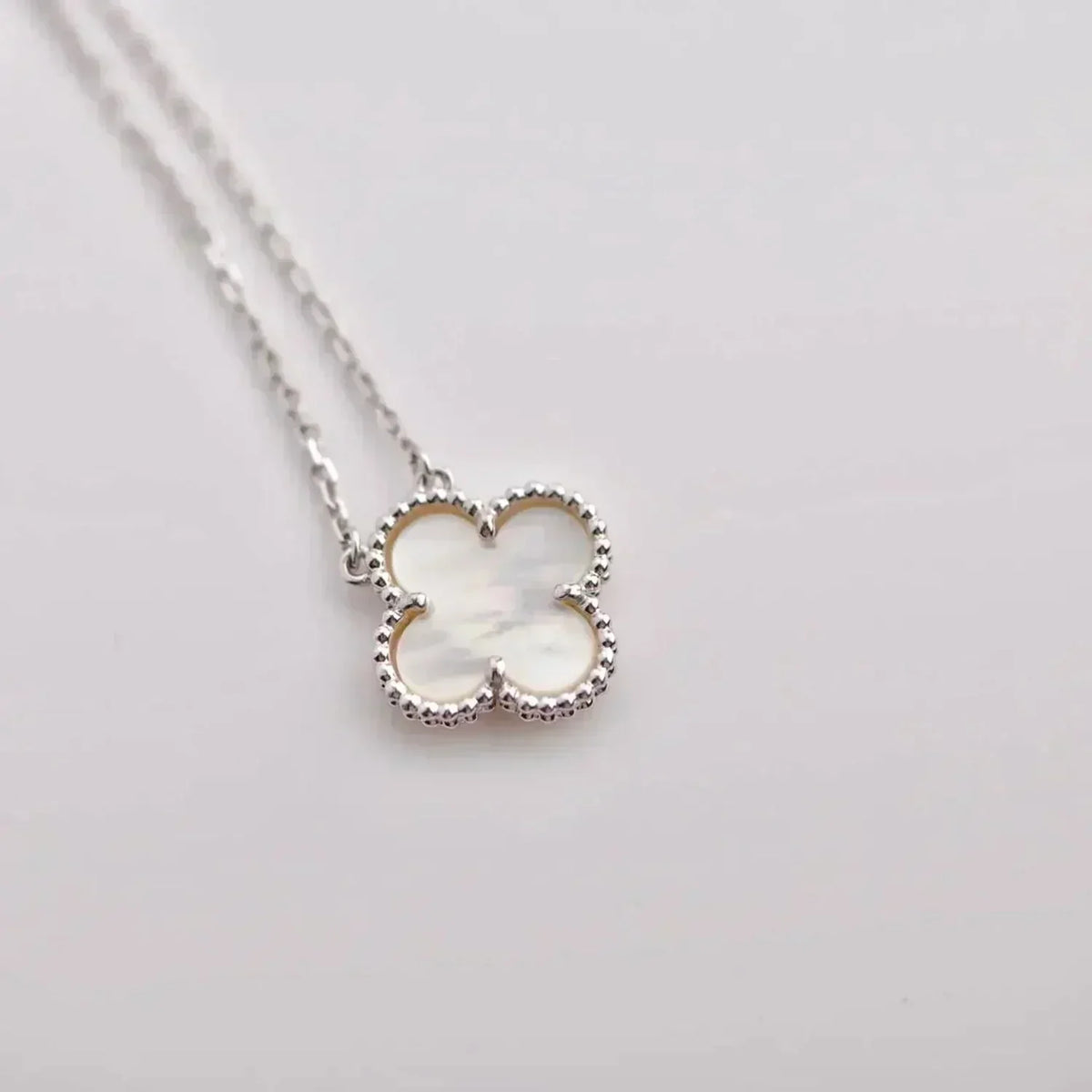 [⭐Aura]CLOVER  15MM WHITE MOTHER-OF-PEARL SILVER